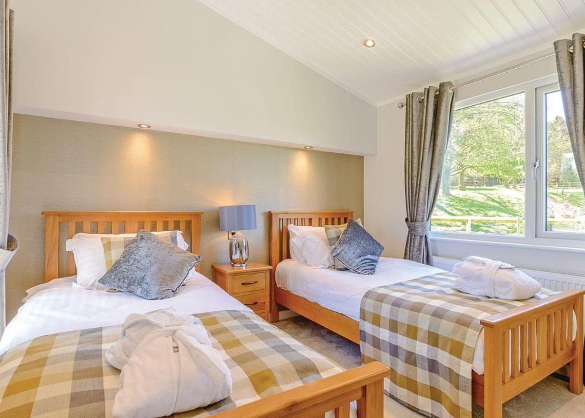 Landal Kielder Waterside Hotel Екстериор снимка